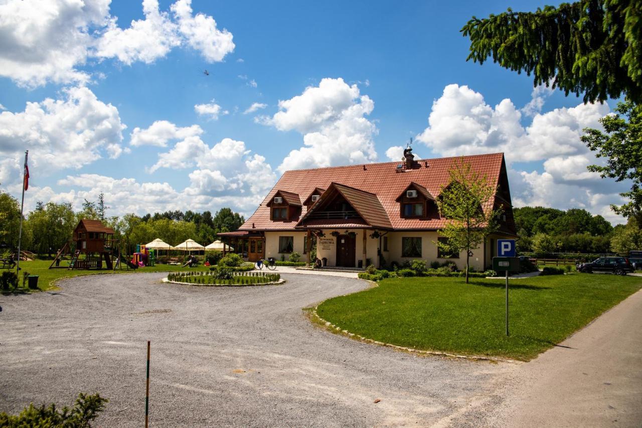 Pensjonat Dworek Dąbrowa