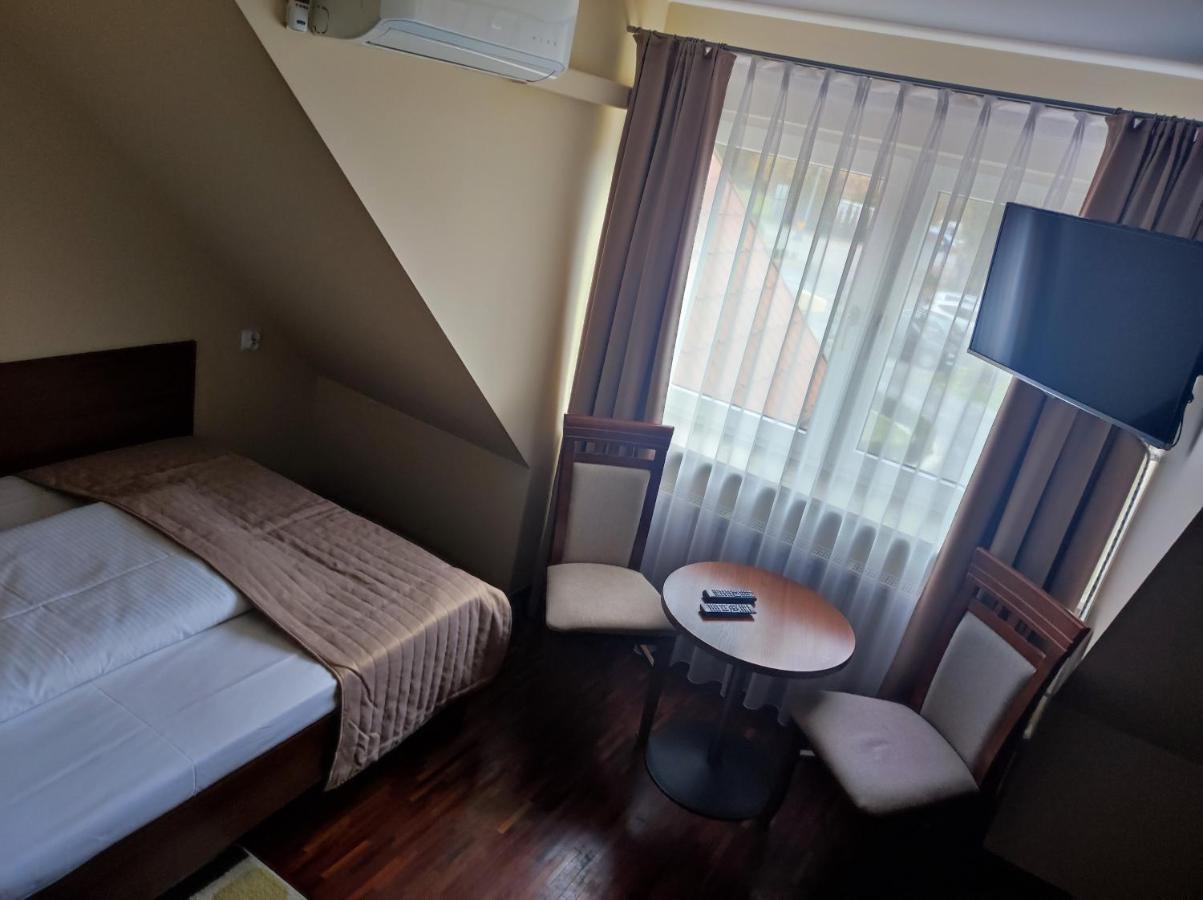Guest house Dworek Dabrowa Tomaszow Lubelski